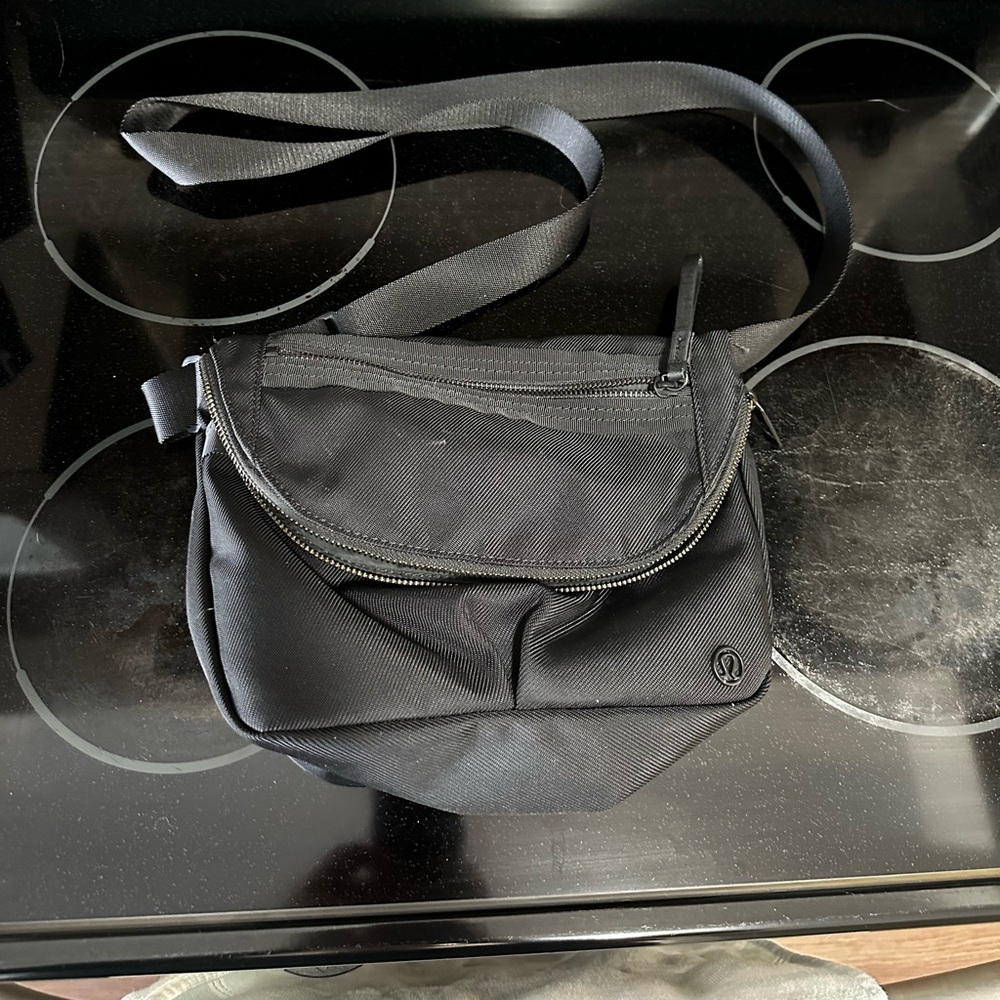 Lululemon festival crossbody bag 5L